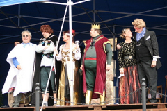 pohádka-o-princi-který-měl-v-pupiku-šroubek_033