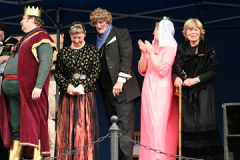 pohádka-o-princi-který-měl-v-pupiku-šroubek_039